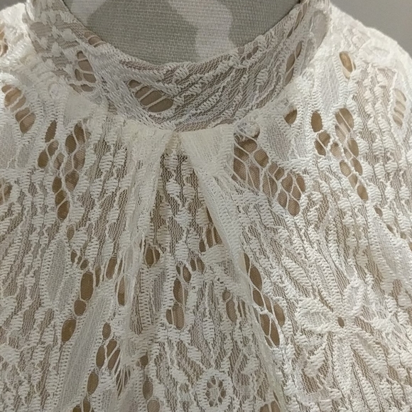 Love, fire Nordstrom halter style lace top - Picture 6 of 8